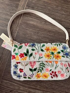 NWT Beaded Viral Flower Purse Bag